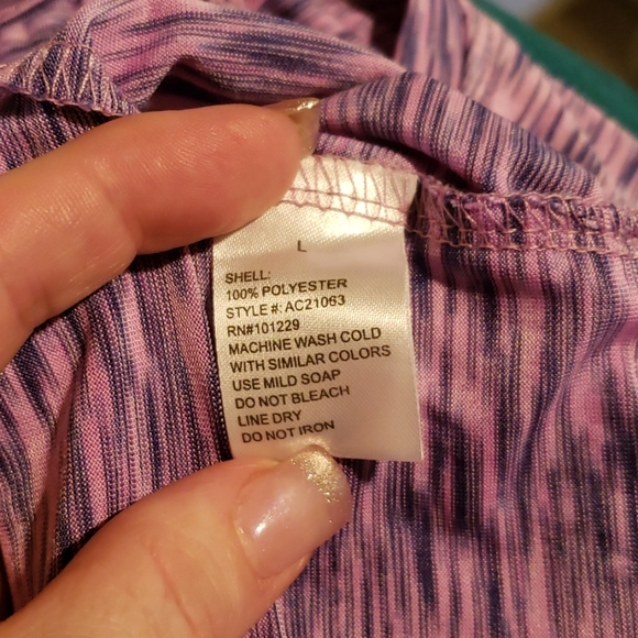 Womens athletic shirt - Picture 3 of 3